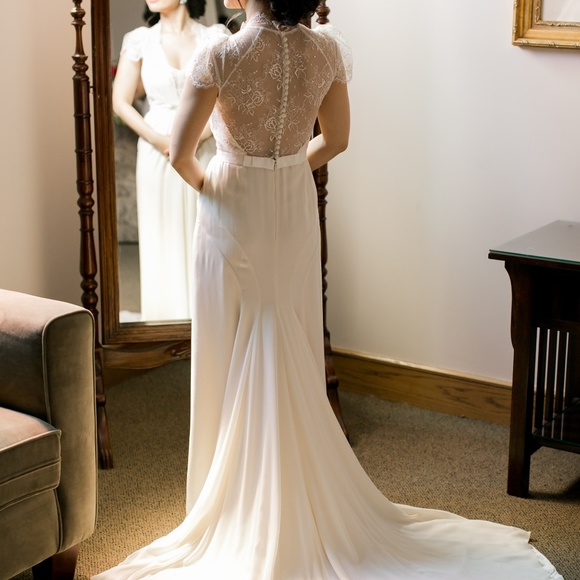 Jenny Packham Dentelle Wedding Dress - Picture 4 of 8